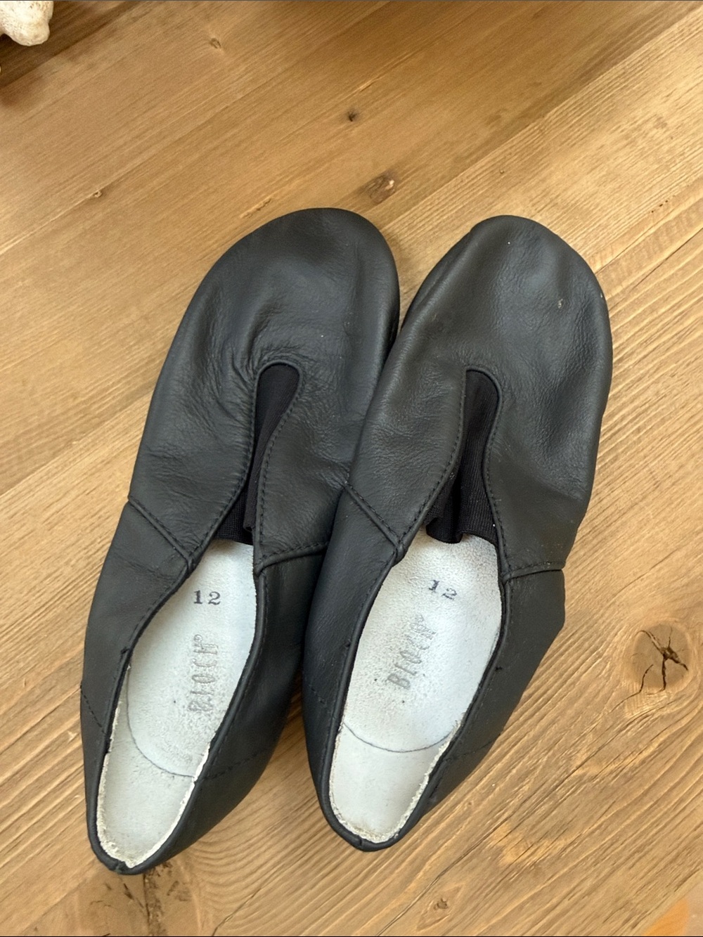 Girls sz12 bleach jazz shoes